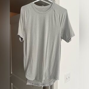 lululemon athletica Gray Short Sleeve Tee